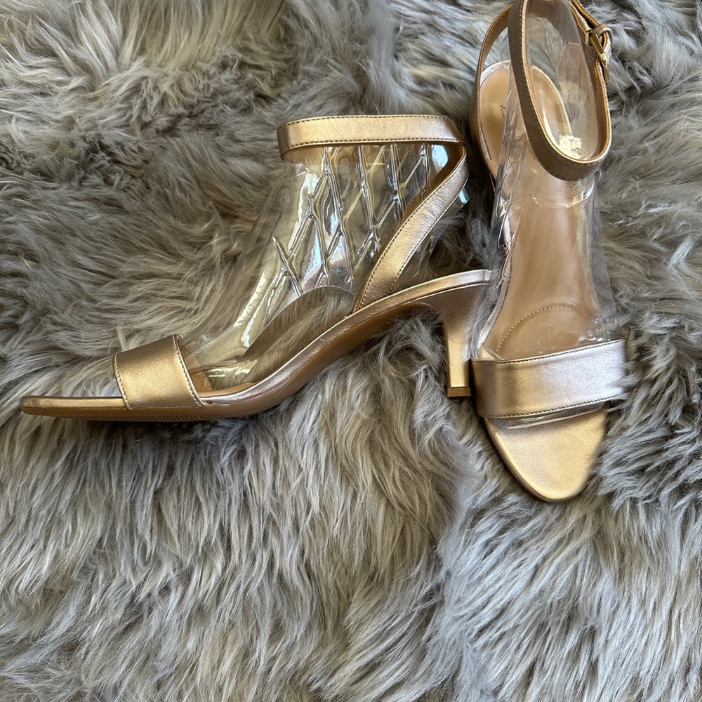 Naturalizer Sandals Heels Gold Women’s NEW
